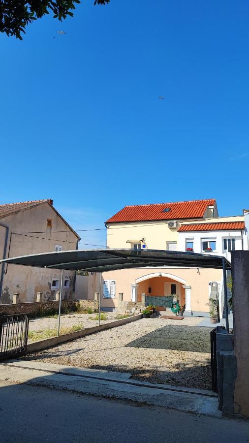 Apartment Roman Betina  Exterior photo